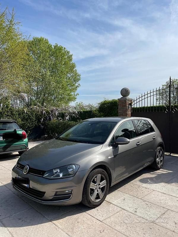 Usata VW Golf VII 110 CV (80 kW) 2016 Grigio Utilitaria