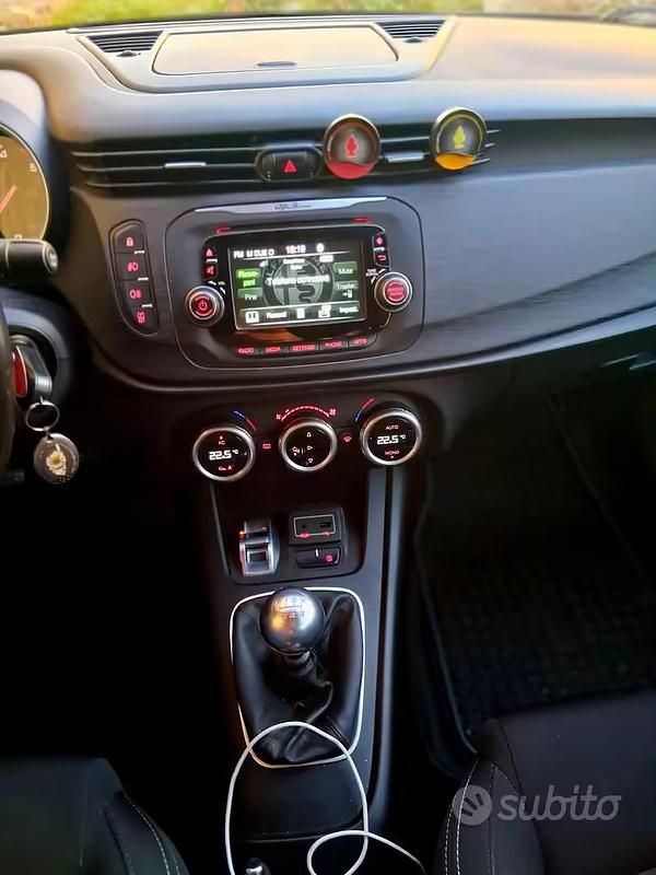 Usata Alfa Romeo Giulietta Business 120 CV (88 kW) 2016 Nero Utilitaria