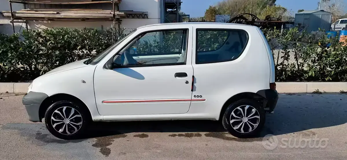 Usata Fiat 600 54 CV (39 kW) 2006 Utilitaria