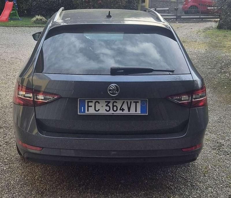 Usata Skoda Superb LAURIN & KLEMENT 190 CV (139 kW) 2016 Station wagon