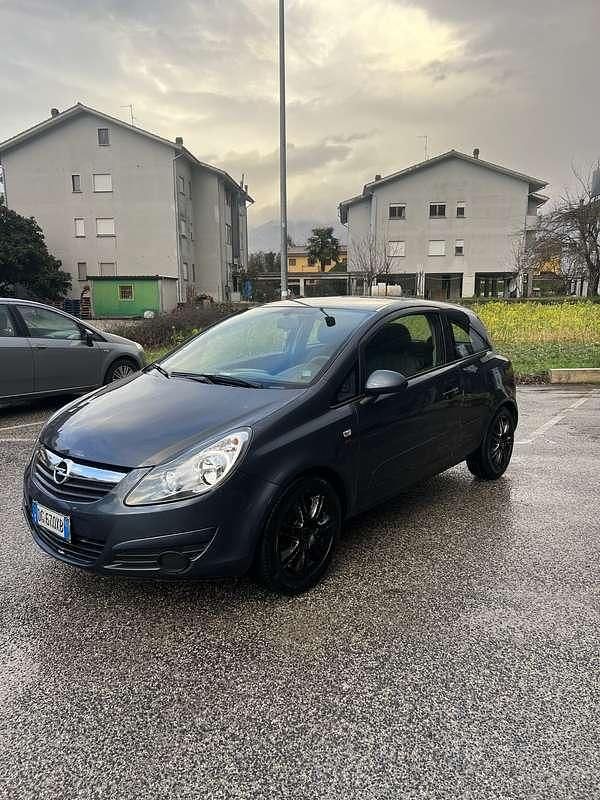 Usata Opel Corsa Sport 80 CV (58 kW) 2006 Utilitaria