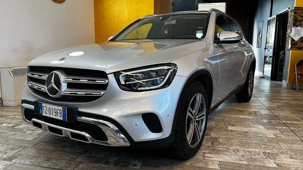 Usata Mercedes GLC220 194 CV (142 kW) 2019 Grigio SUV