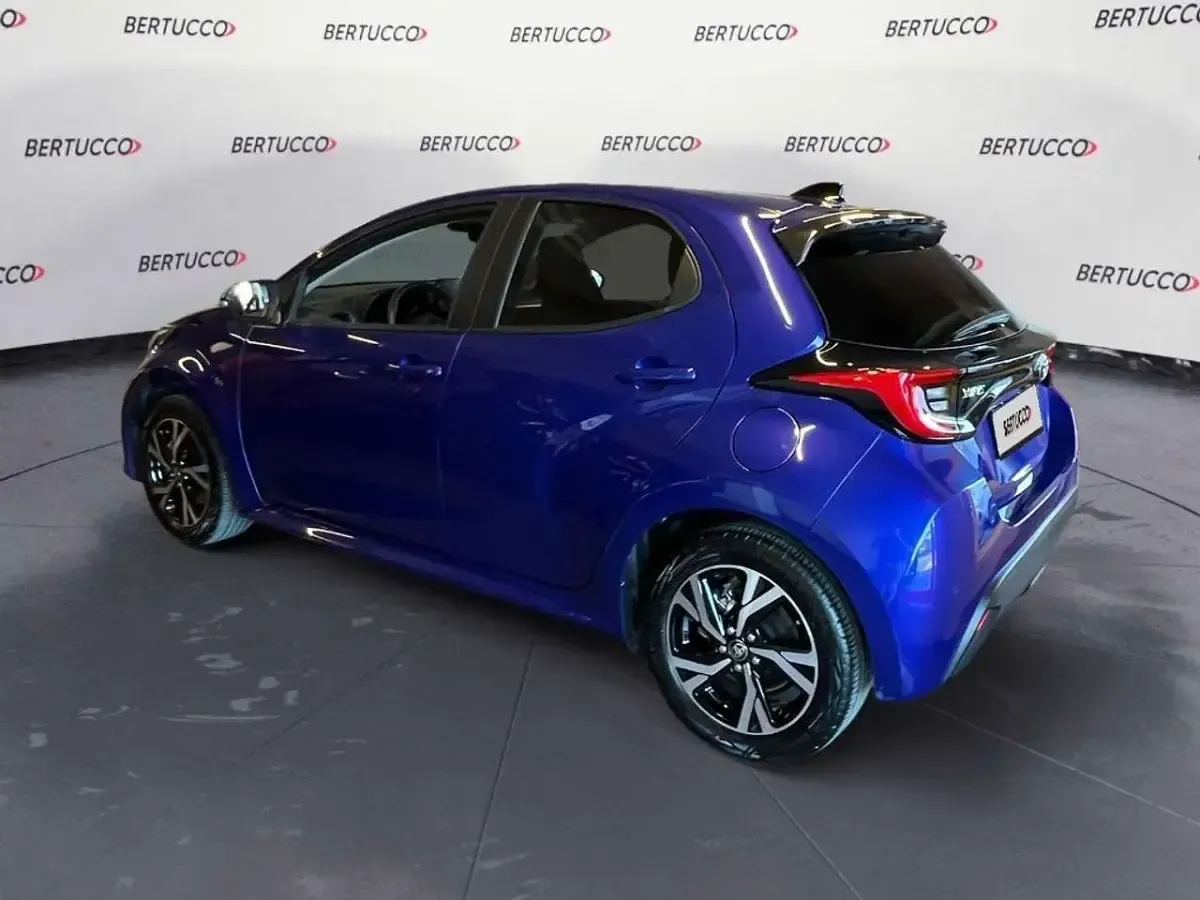 Usata Toyota Yaris Hybrid Trend 115 CV (84 kW) 2025 Blu/azzurro Berlina