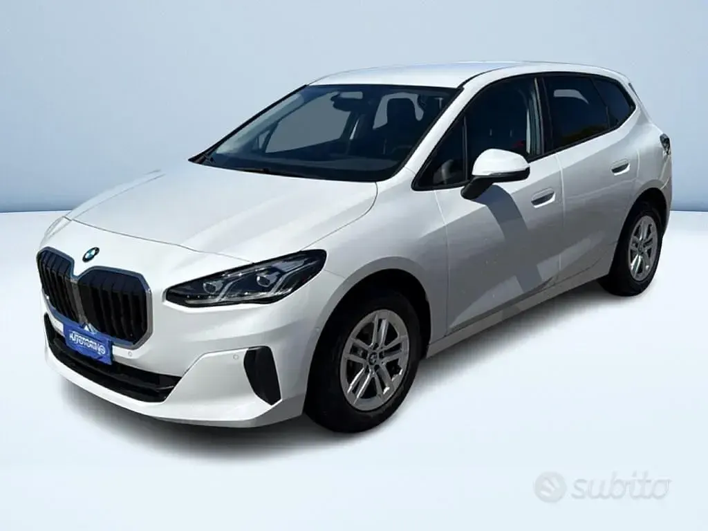 Usata BMW 218 Active Tourer Comfort Edition 150 CV (110 kW) 2023 Bianco pastello Monovolume