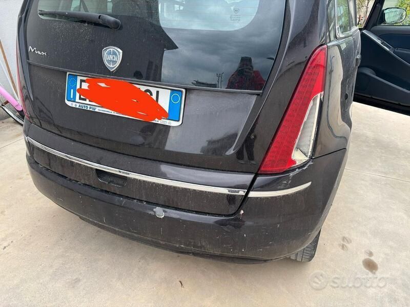 Usata Lancia Musa 90 CV (66 kW) 2010 Nero Monovolume