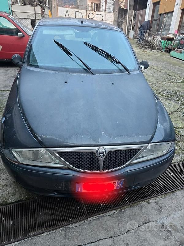 Usata Lancia Ypsilon 80 CV (58 kW) 2002 Blu Utilitaria
