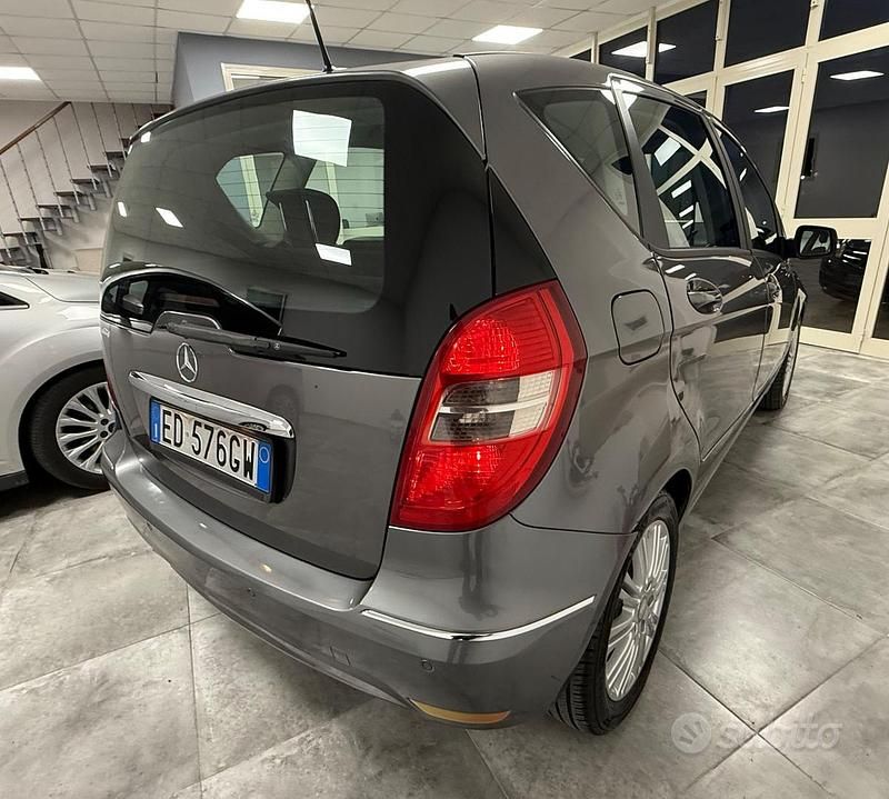 Usata Mercedes A160 Elegance 82 CV (60 kW) 2010 Grigio Berlina