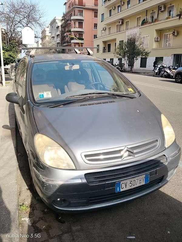 Usata Citroën Xsara Picasso 116 CV (85 kW) 2005 Grigio Monovolume