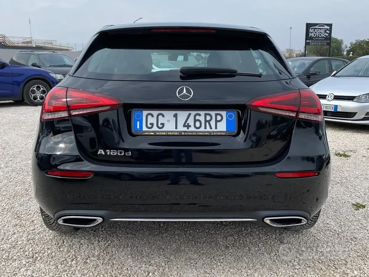 Usata Mercedes 180 116 CV (85 kW) 2021 Nero Berlina