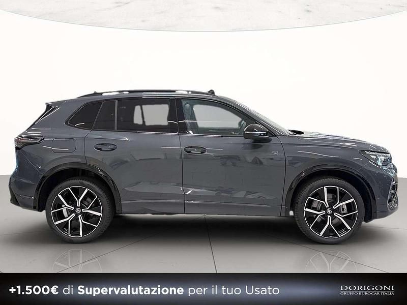 Nuova VW Tiguan R-line 193 CV (141 kW) 2025 B0 dolphin grey metallizzato SUV