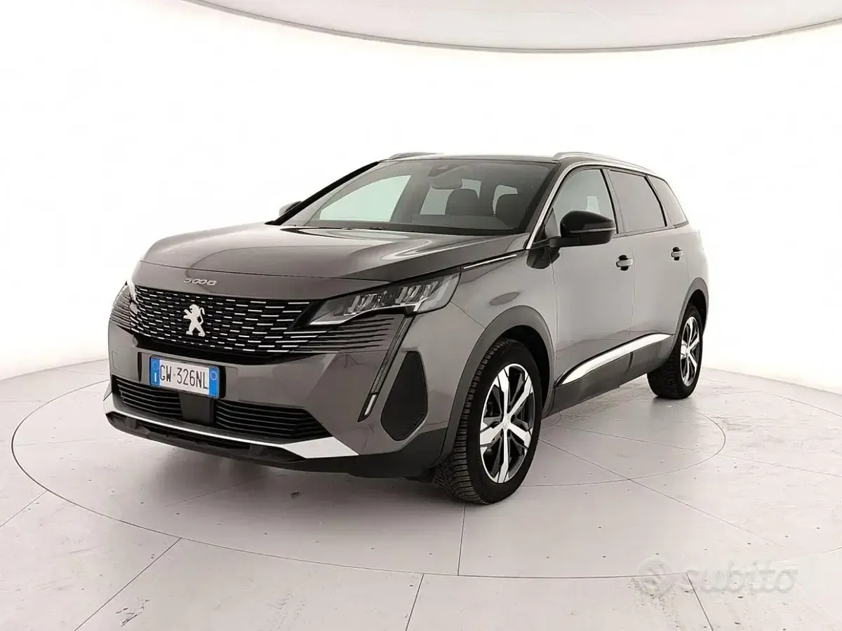 Usata Peugeot 5008 Allure 131 CV (96 kW) 2024 Grigio SUV