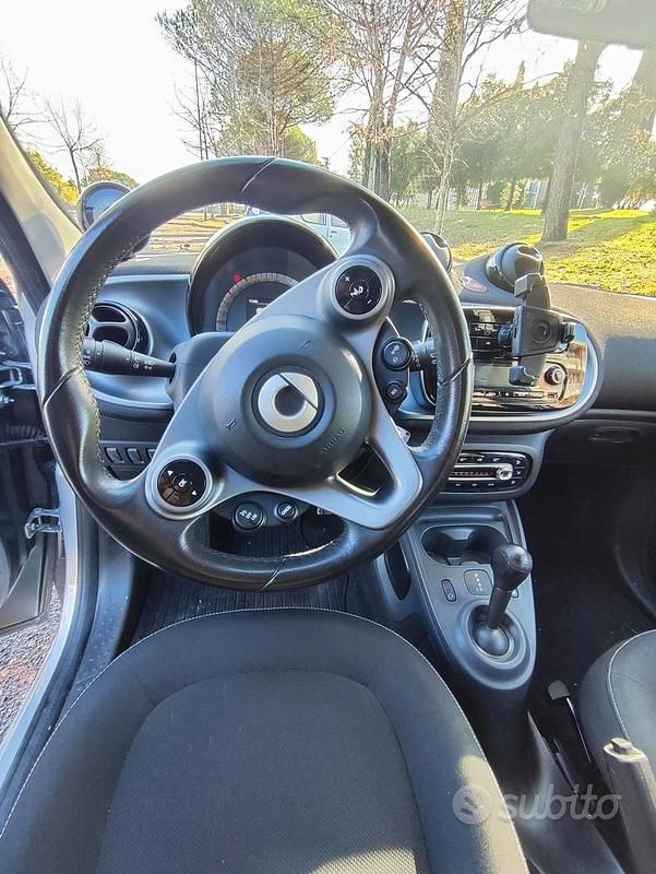 Usata Smart ForFour Passion 71 CV (52 kW) 2018 Grigio Utilitaria