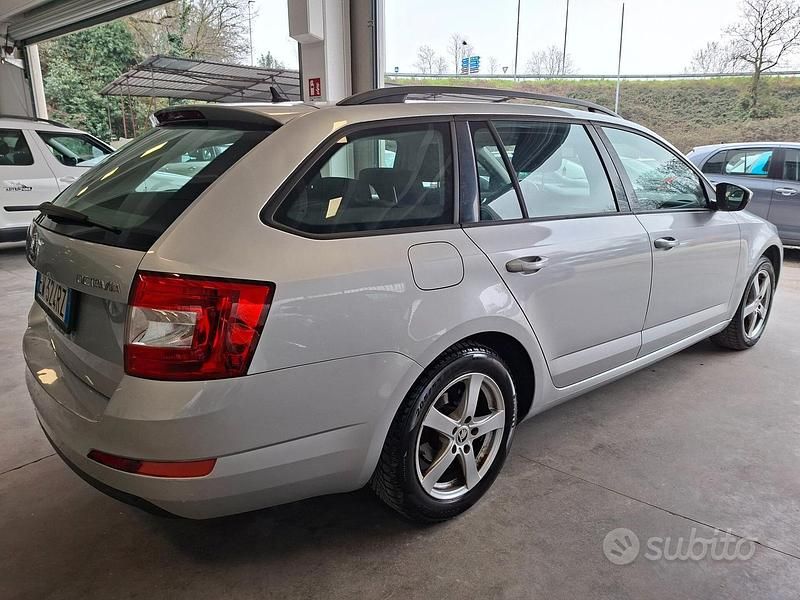 Usata Skoda Octavia Ambition 105 CV (77 kW) 2014 Grigio Utilitaria