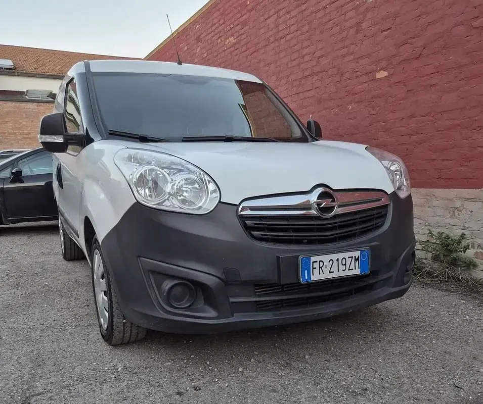 Usata Opel Combo 120 CV (88 kW) 2018 Bianco Monovolume
