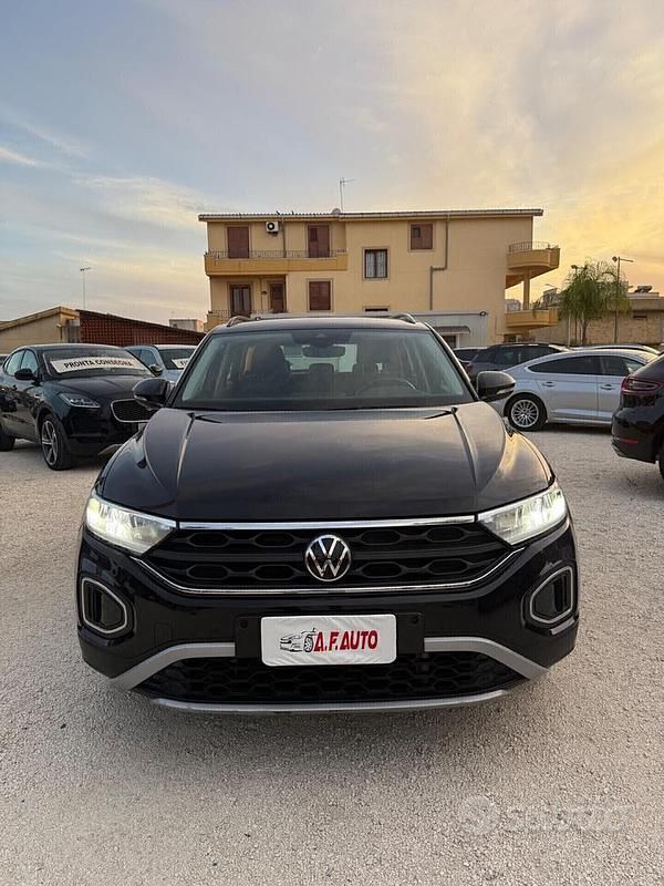 Usata VW T-Roc Advance 150 CV (110 kW) 2022 Nero SUV