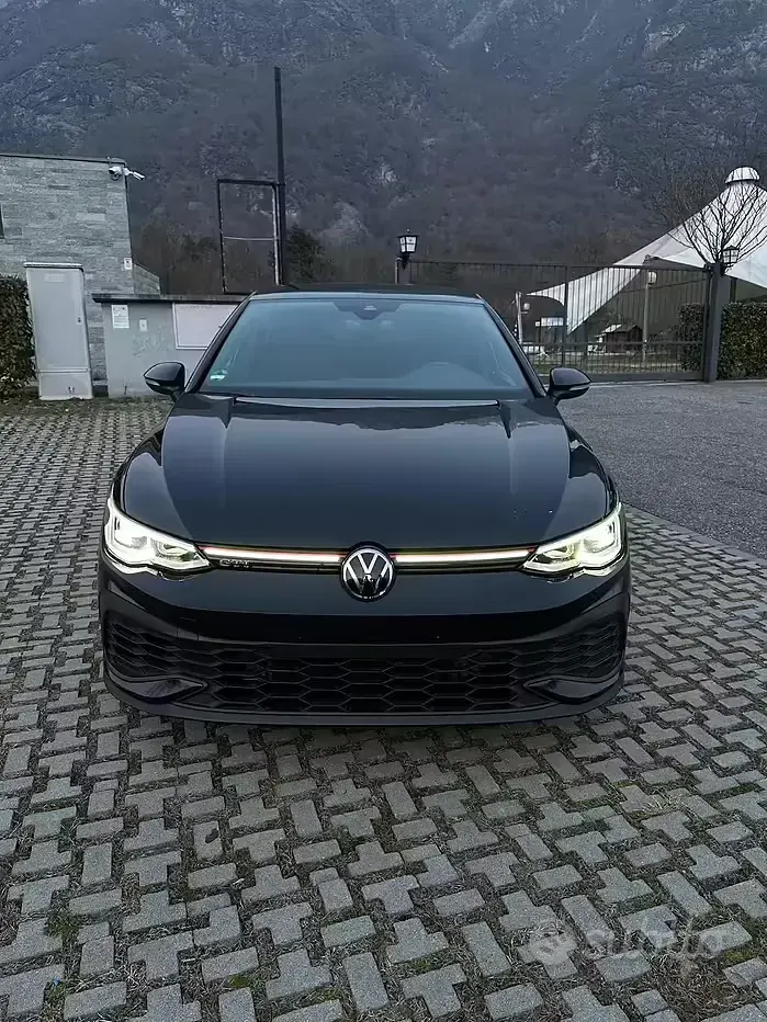 Usata VW Golf VIII GTI Clubsport 300 CV (220 kW) 2023 Nero Berlina