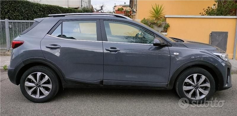 Usata Kia Stonic Style 84 CV (61 kW) 2021 Grigio SUV