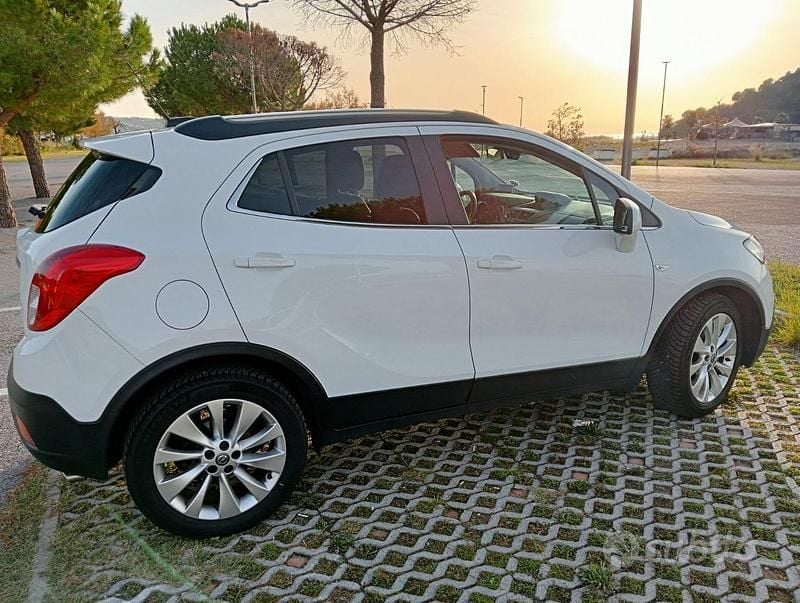 Usata Opel Mokka Cosmo 140 CV (102 kW) 2016 Bianco SUV