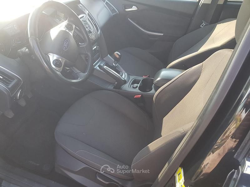 Usata Ford Focus 116 CV (85 kW) 2011 Nero Station wagon