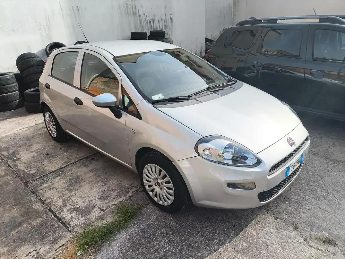 Usata Fiat Grande Punto 69 CV (50 kW) 2016 Utilitaria