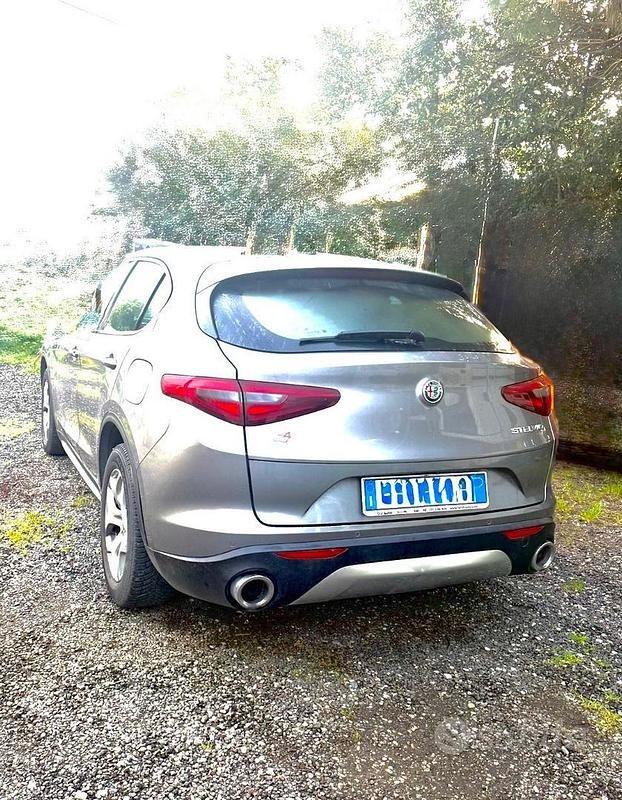 Usata Alfa Romeo Stelvio 190 CV (139 kW) 2020 Grigio SUV