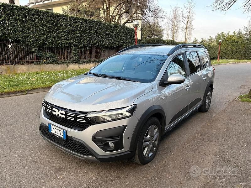 Usata Dacia Jogger Extreme 101 CV (74 kW) 2023 Grigio Monovolume