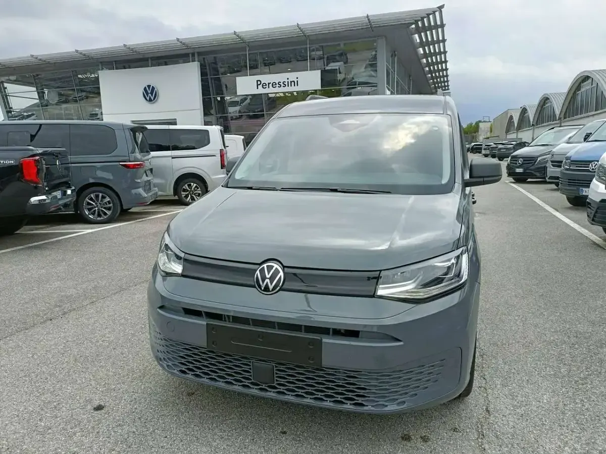 Nuova VW Caddy Maxi 102 CV (75 kW) 2026 Pure grey Monovolume
