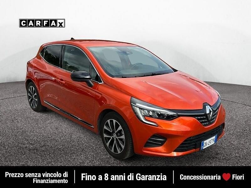 Usata Renault Clio V Techno 145 CV (106 kW) 2023 Arancione Utilitaria