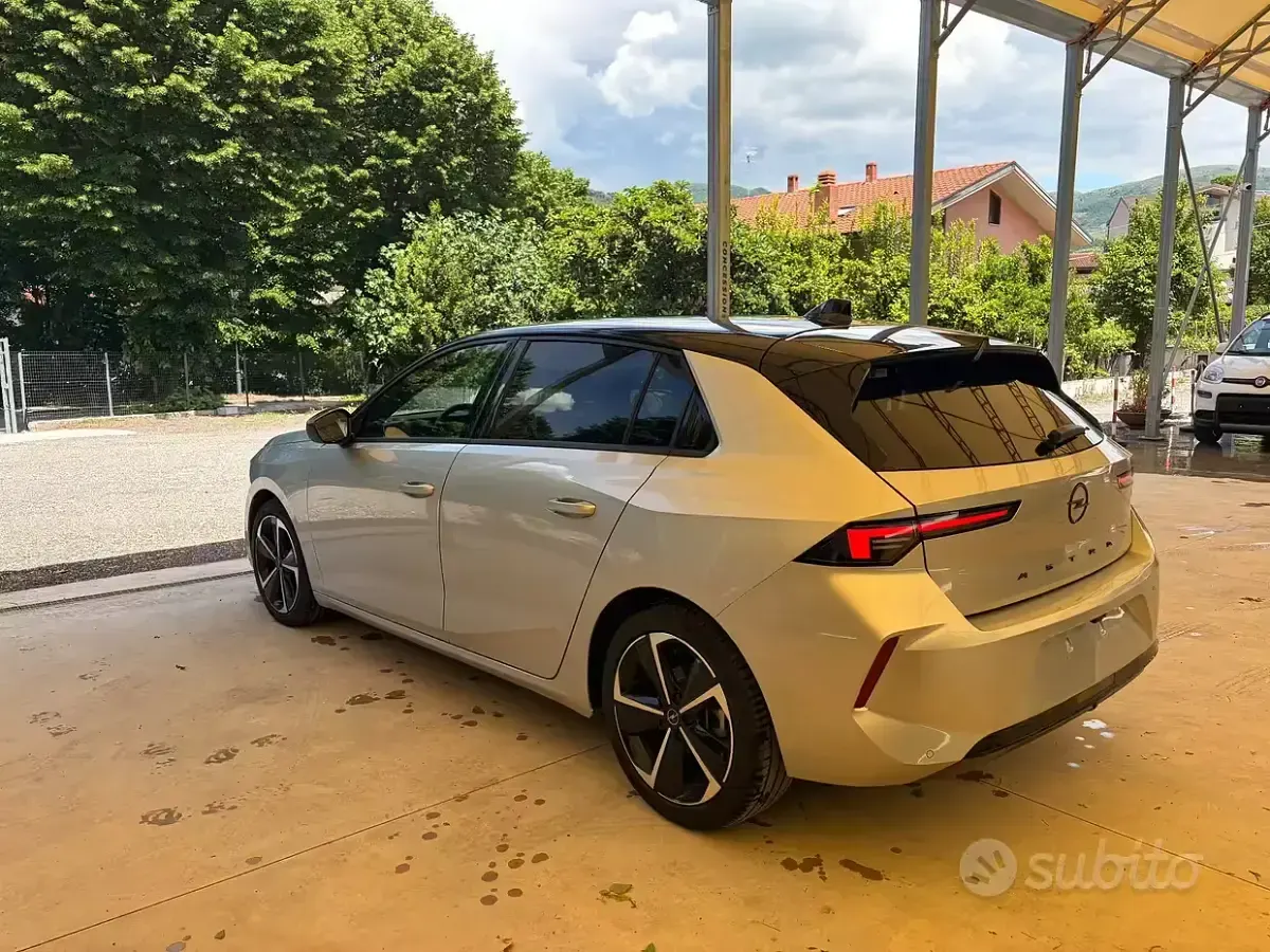 Usata Opel Astra 131 CV (96 kW) 2025 Grigio Utilitaria