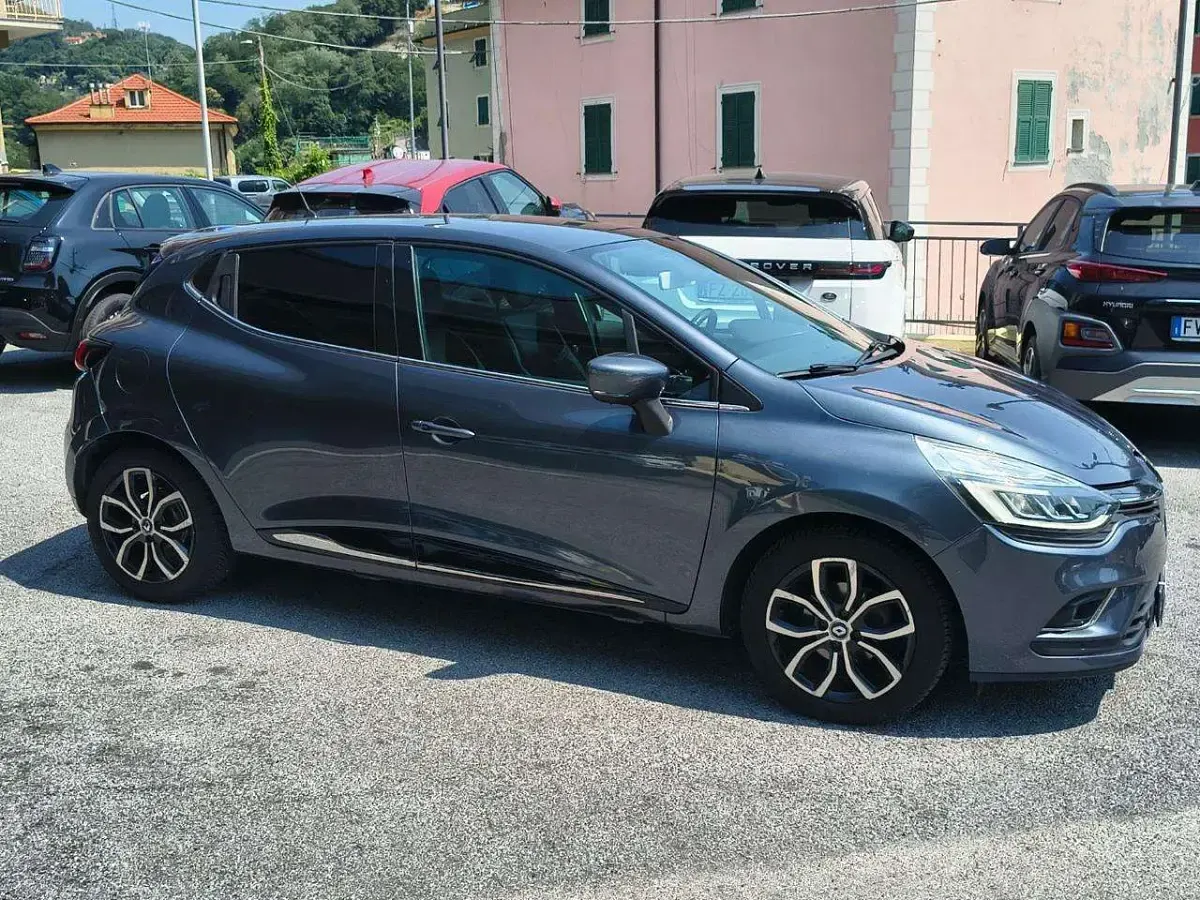 Usata Renault Clio IV Intens 90 CV (66 kW) 2017 Grigio scuro Berlina