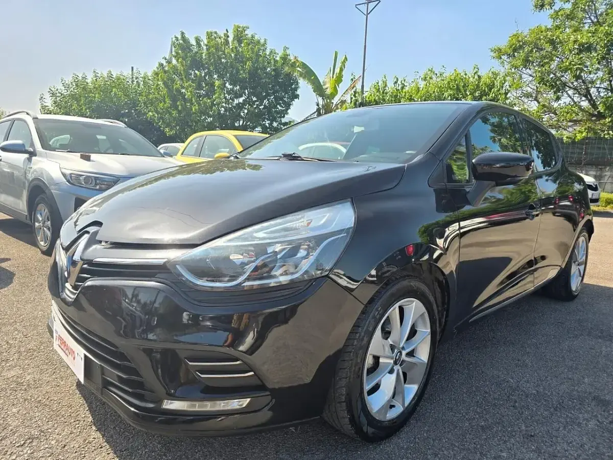 Usata Renault Clio 89 CV (65 kW) 2017 Nero Utilitaria