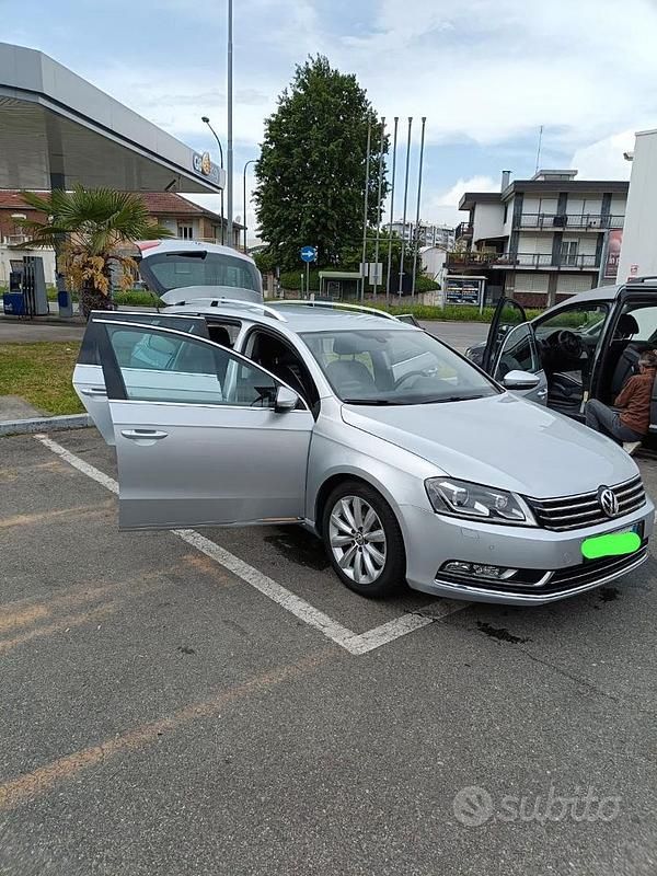 Usata VW Passat 170 CV (125 kW) 2012 Grigio Station wagon