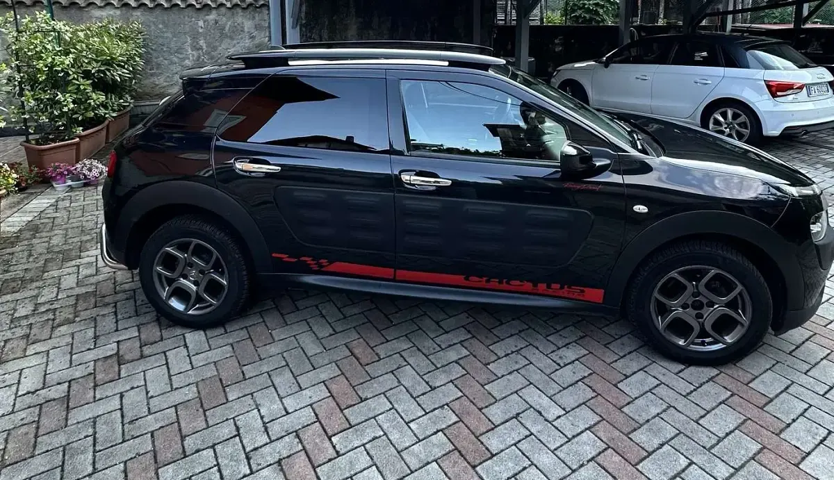 Usata Citroën C4 Shine 99 CV (72 kW) 2015 Nero SUV