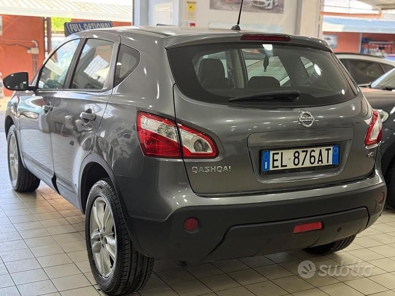 Usata Nissan Qashqai Tekna 110 CV (80 kW) 2012 Grigio SUV