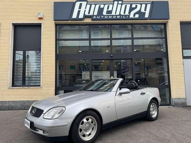 Usata Mercedes SLK200 137 CV (100 kW) 1998 Argento Cabrio