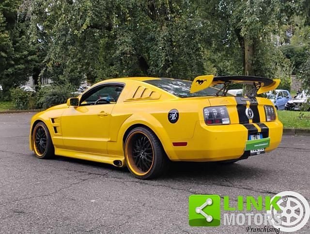 Usata Ford Mustang 212 CV (155 kW) 2006 Giallo