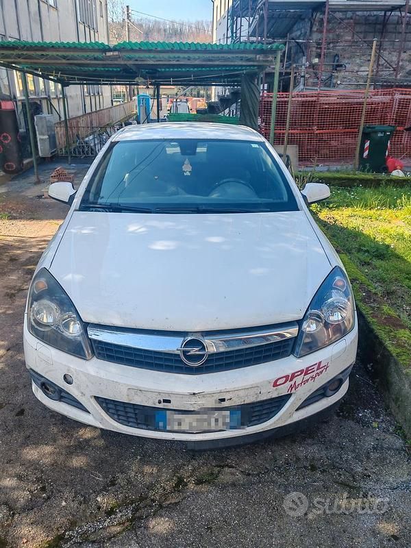 Usata Opel Astra GTC Cosmo 2009 Bianco Berlina