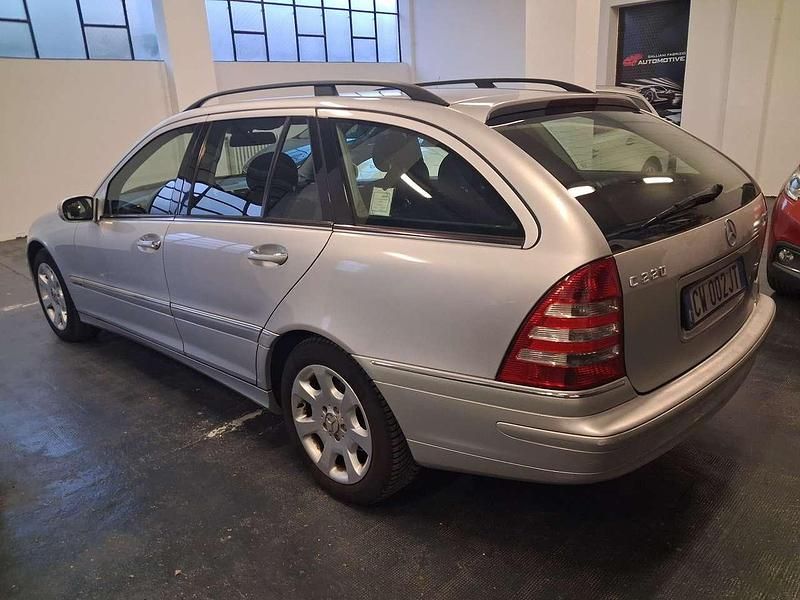 Usata Mercedes C220 Elegance 150 CV (110 kW) 2005 Argento Station wagon