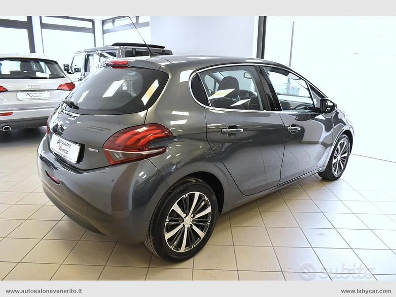 Usata Peugeot 208 Allure 100 CV (73 kW) 2016 Utilitaria