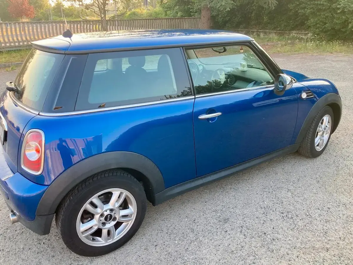 Usata Mini ONE 75 CV (55 kW) 2012 Bluazzurro Utilitaria