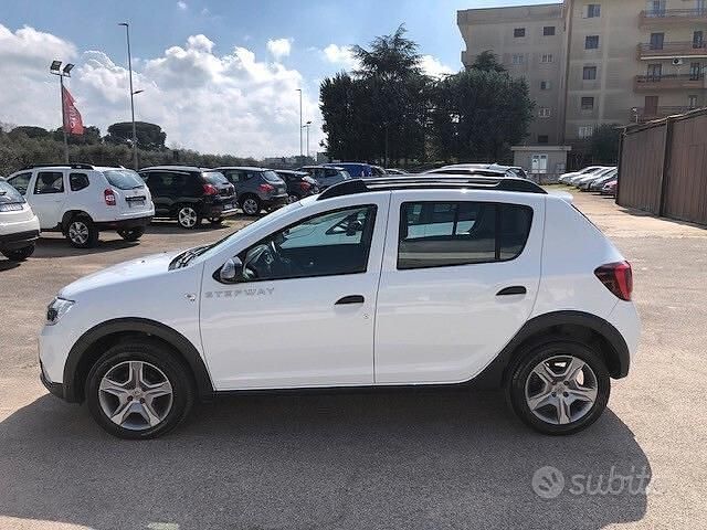 Usata Dacia Sandero Stepway 90 CV (66 kW) 2017 Bianco Berlina