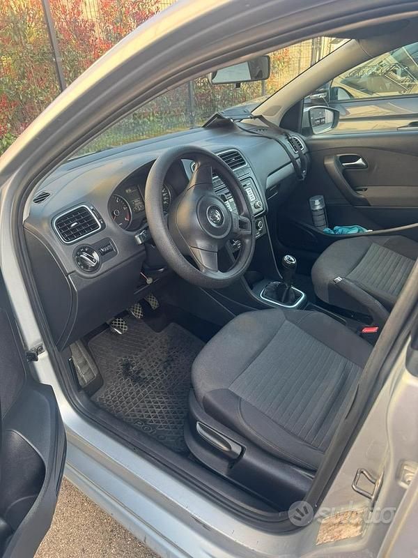 Usata VW Polo Comfortline 75 CV (55 kW) 2011 Grigio Utilitaria