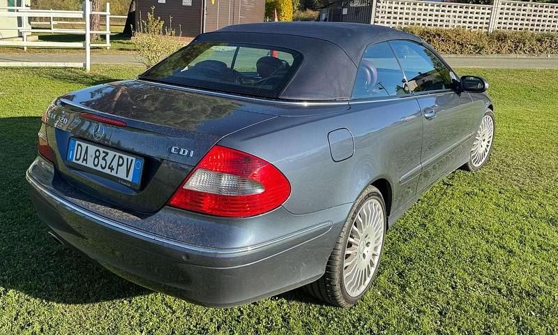Usata Mercedes CLK320 Avantgarde 224 CV (164 kW) 2006 Blu/azzurro Cabrio
