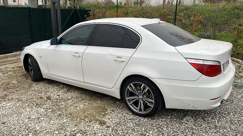 Bianco Usata 2013 BMW 520 Due volumi | 4600 € - Immagine 1/4
