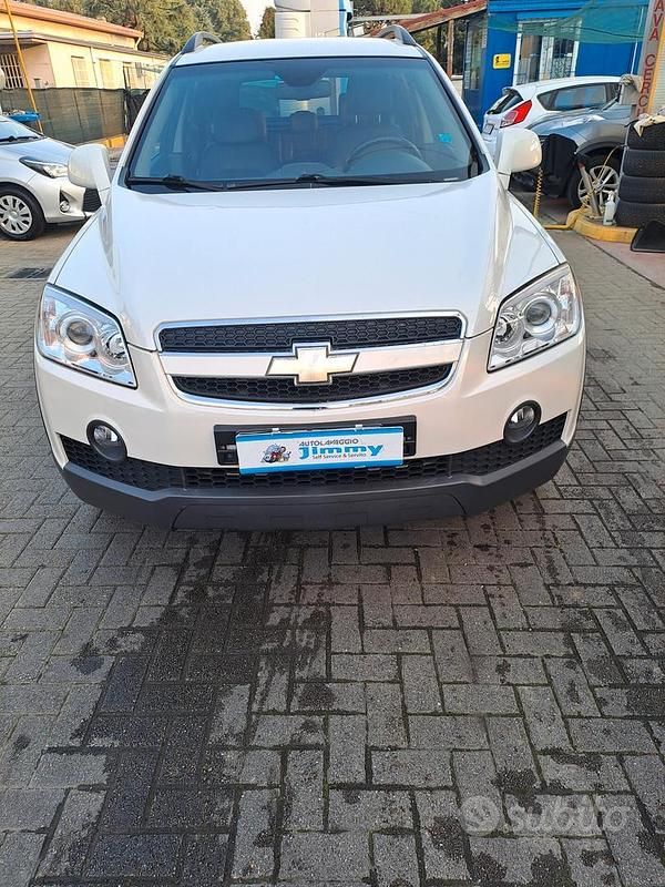Bianco Usata 2010 Chevrolet Captiva SUV | 4499 € (Ottimo prezzo) - Immagine 1/4
