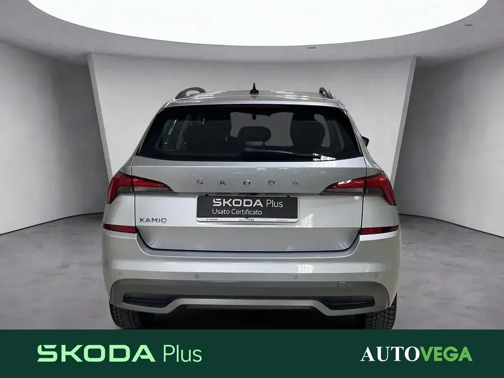 Usata Skoda Kamiq Ambition 110 CV (80 kW) 2021 Grigio / pastello SUV
