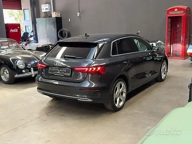 Usata Audi A3 Advanced 110 CV (80 kW) 2021 Grigio metallizzato Berlina
