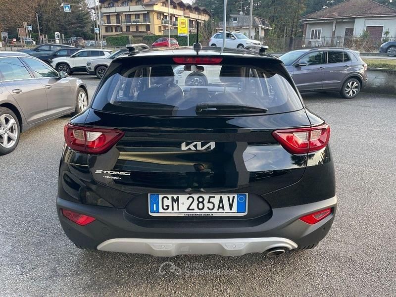 Begagnad Kia Stonic Urban 101 HK (74 kW) 2023 Svart SUV