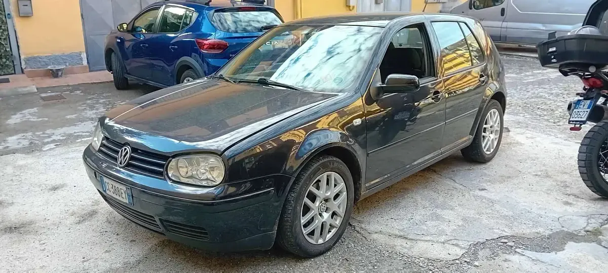 Usata VW Golf IV Highline 131 CV (96 kW) 2002 Nero Berlina
