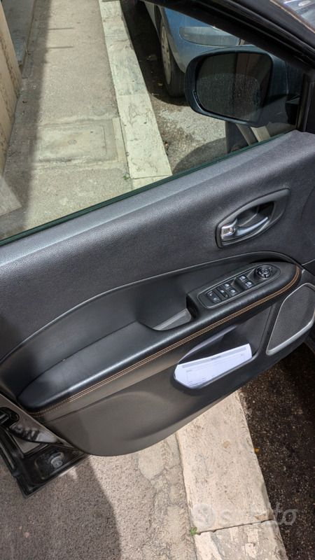 Usata Jeep Compass Limited 120 CV (88 kW) 2019 Nero SUV